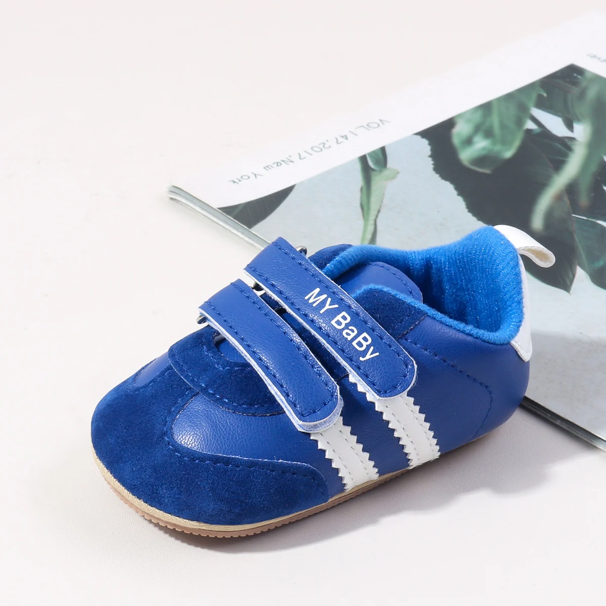 

2025 г., обувь для первых прогулок для малышей для мальчиков и девочек от 0 до 18 месяцев, модный дизайн, мягкая подошва из ТПР, противоскользящая высококачественная искусственная кожа