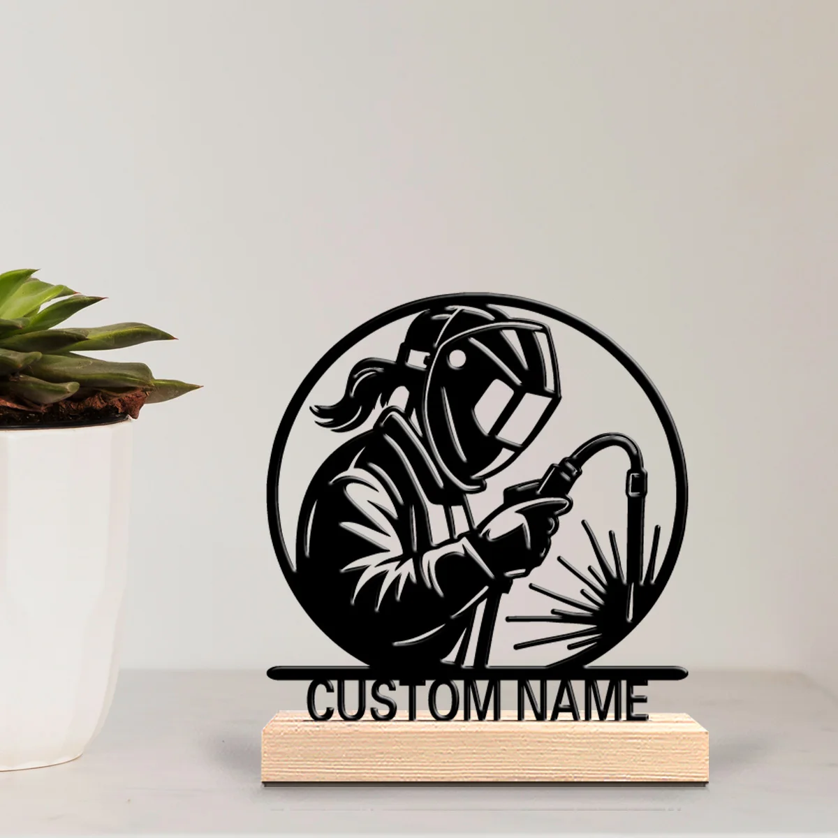 1pc Retro Personalized Custom welder Metal Statues Artist’s Gift with Wooden Base Perfect for Painters Studios Creative Spaces
