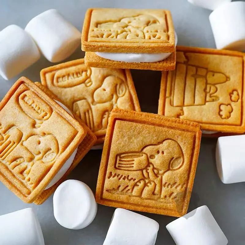 Snoopy Biscuit Mold Cartoon Household Cake Chocolate Mold Cute Pattern Cookie Stamp Pressure Fondant Sugarcraft Baking Tools