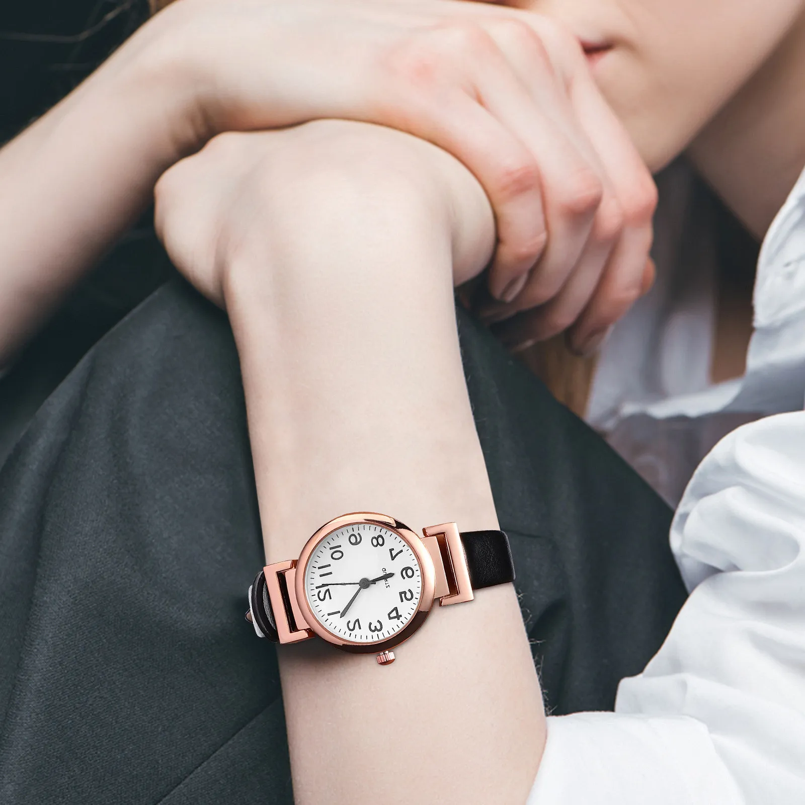 

Small Dial Quartz Women Watch Elegant Strap Casual Wristwatch Decorative Fashionable Ladies Watch for Party Daily Wear