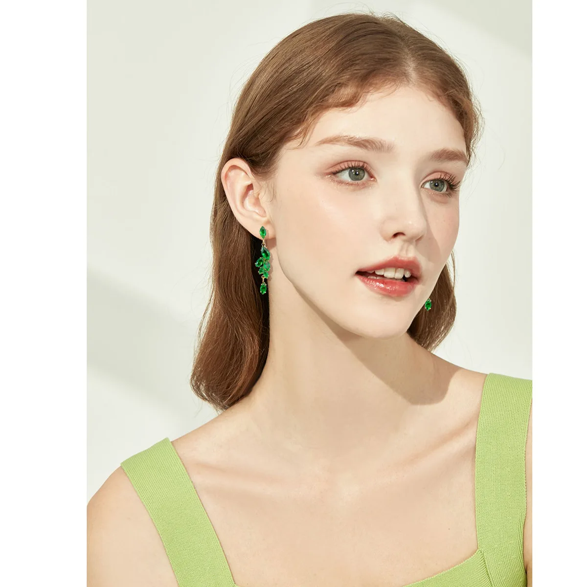 Luxury zircon earrings super flash wedding bridal dinner dress new year stud earrings simple atmosphere earrings wholesale