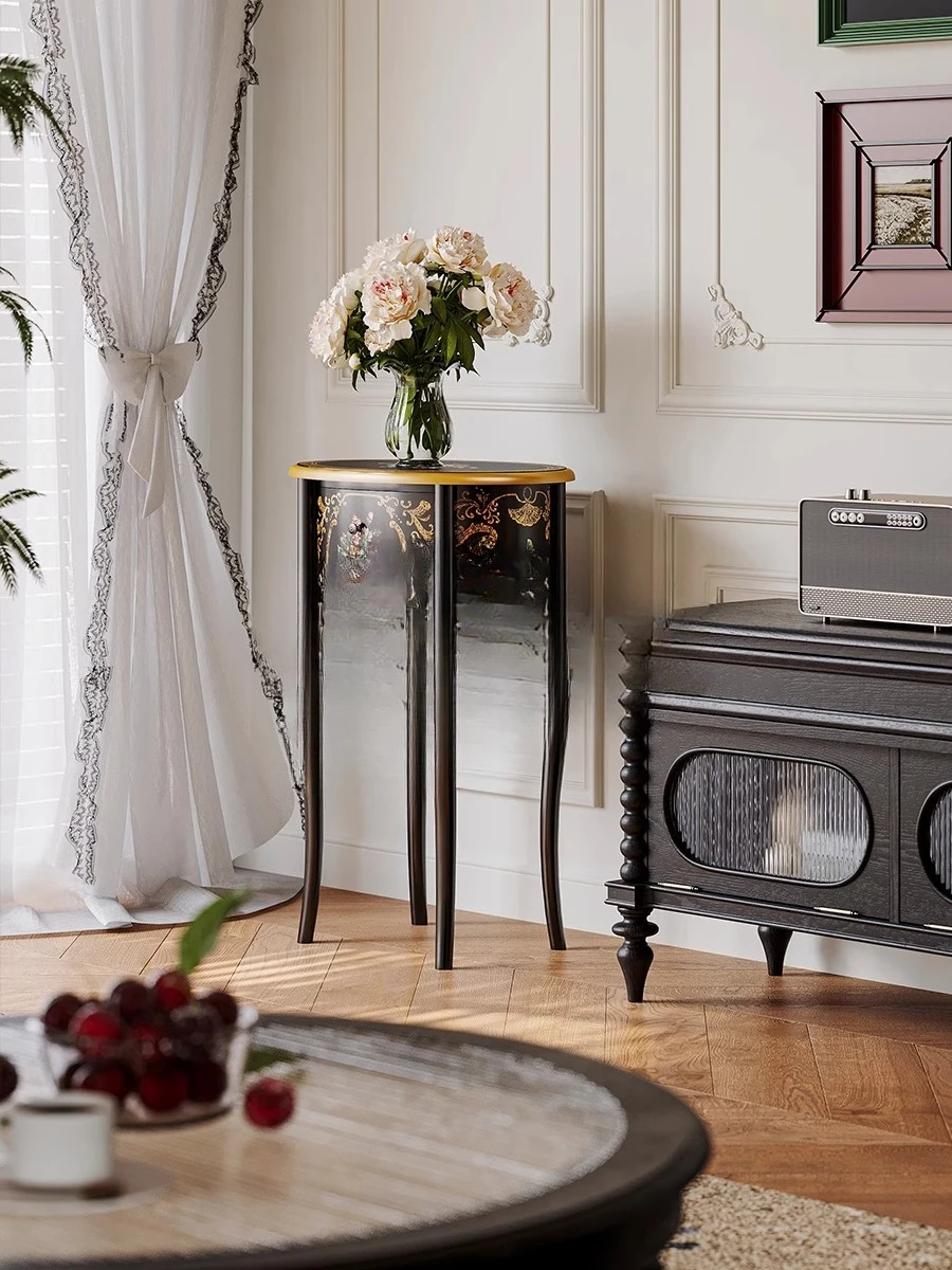 Lato pochi divani retrò da soggiorno americani dipinti a mano, piccoli angoli