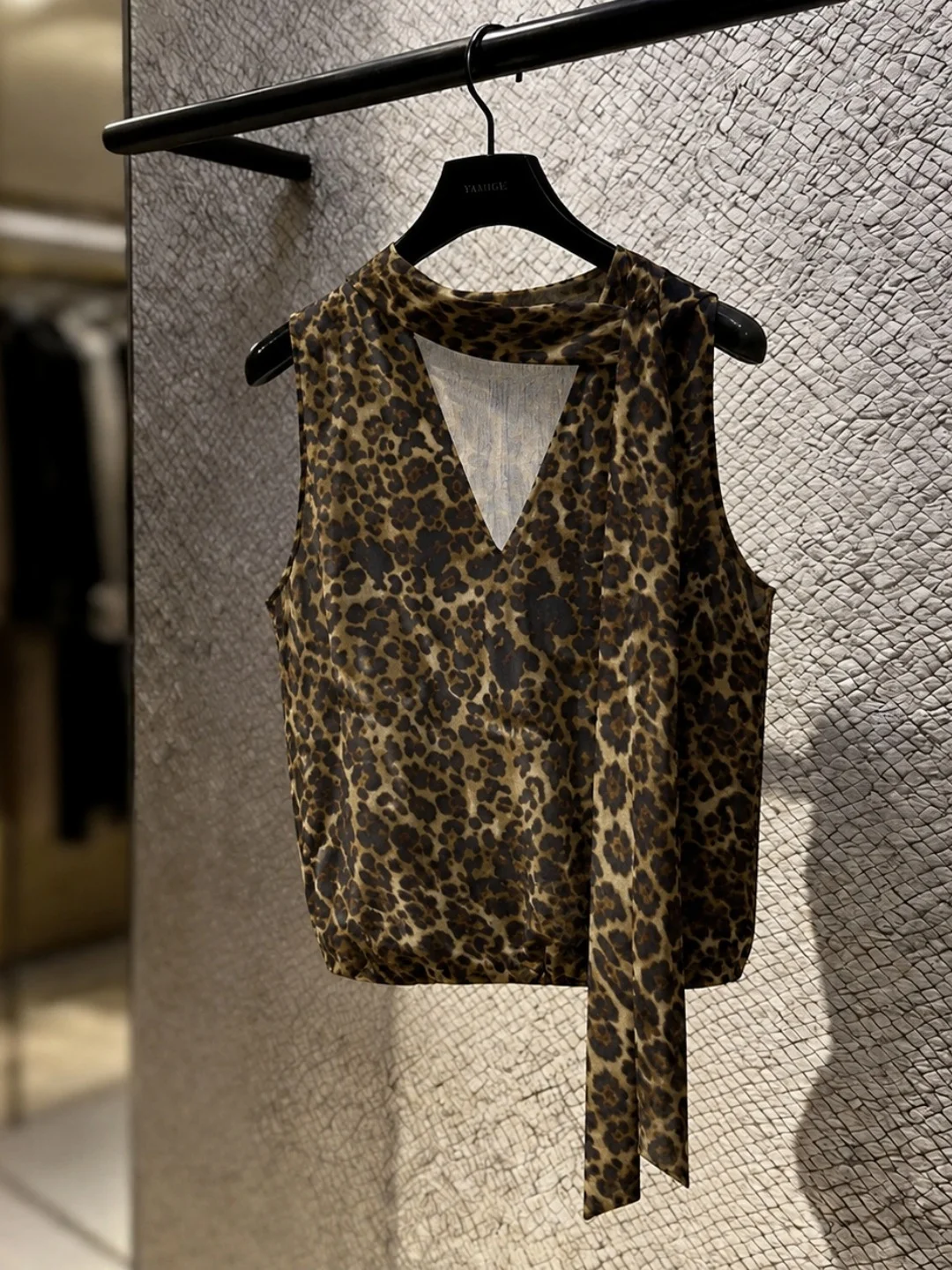 

Elegant plus Size Women's Sexy Leopard Print Strap Vest Draped Design Slimming Top Summer Luxury Versatile Sleeveless Tank Top