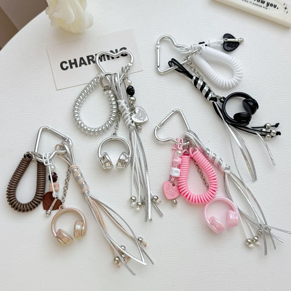 Beaded Heart Keychain Phone Lanyard Korean Coiled Bag Charm with Tassel Black White Couple Purse Pendant for Earbuds Case