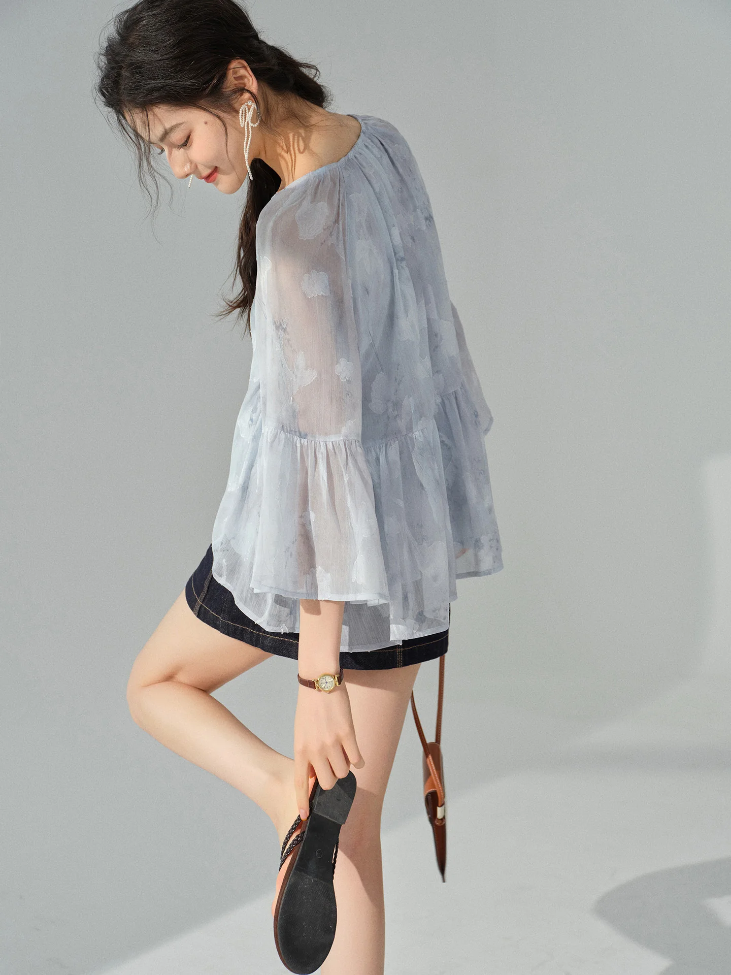 Blusa elegante con volantes y cuello en V, Top ligero de gasa con retazos, camisa informal holgada de manga larga para mujer, ropa diaria de otoño