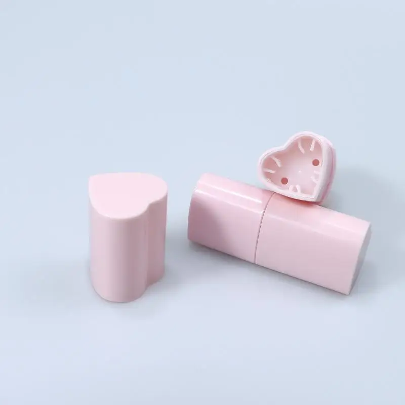 1 Stück leere Lippenstifthülsen in Herzform, glatte Oberfläche, robustes Kunststoffmaterial, ideal für DIY-Lippenbalsam-Bastelprojekte. – Detail 4