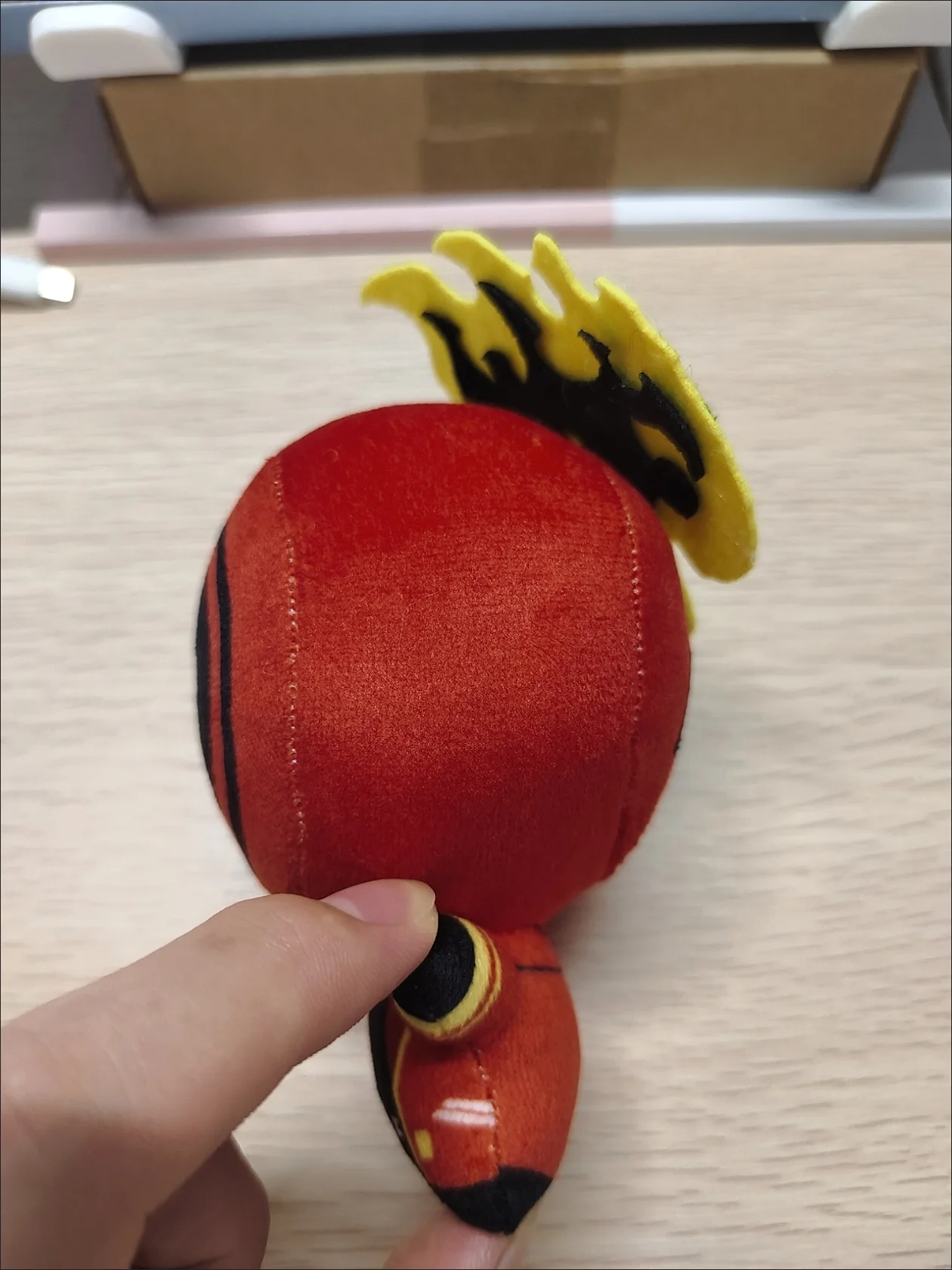 10cmのゲーム「リムバス・カンパニー」のダンテの可愛いぬいぐるみキーホルダー。ファンコレクションや子供、大人への誕生日プレゼントに。