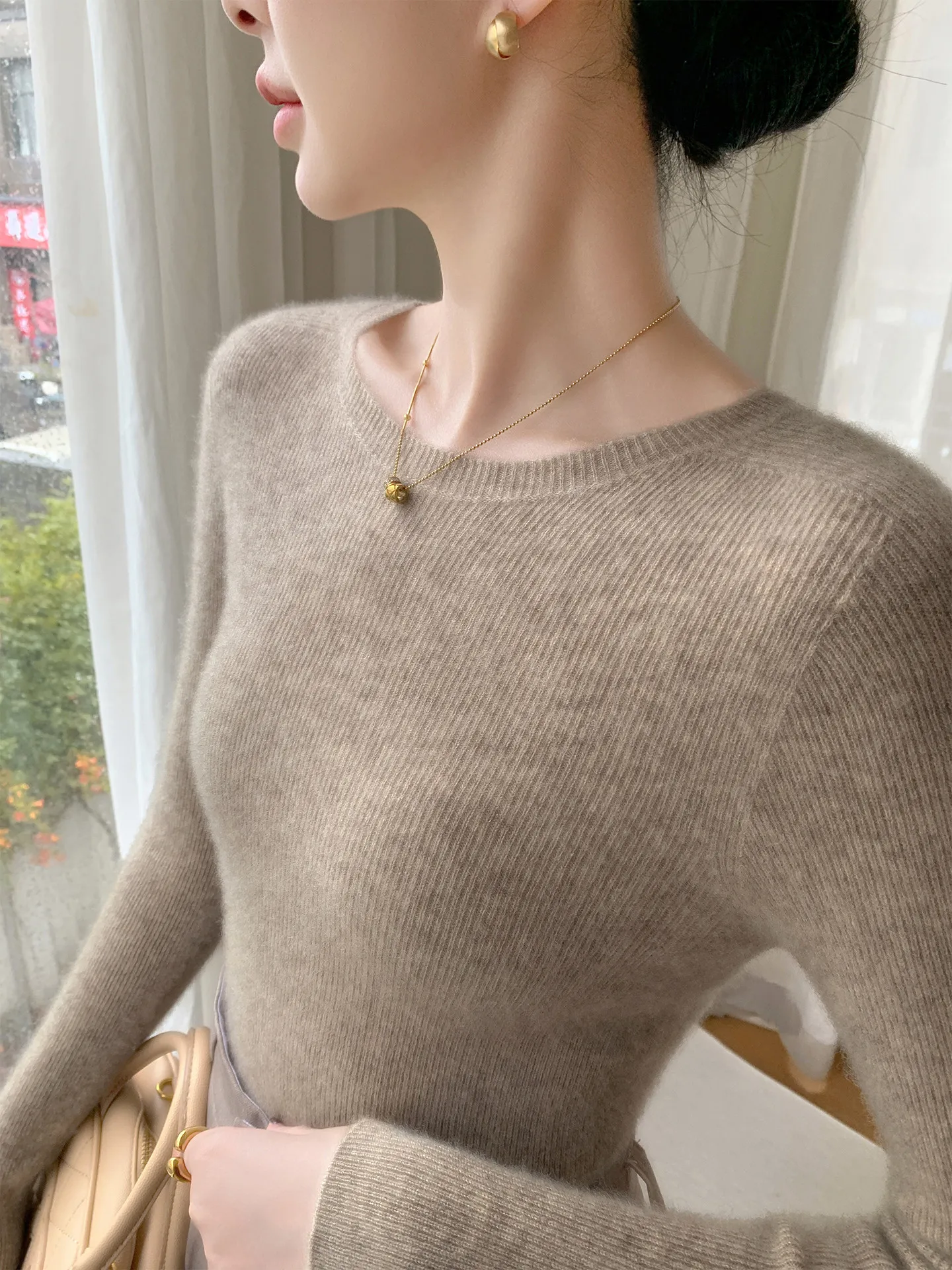 Minimalist Seamless round Neck Knitwear Women's Slim Fit Long Sleeve Base Shirt Casual Soft Knitted Top for Autumn Winter