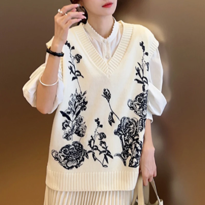 Women\'s Vintage Flower Embroidery Simple Chic Sweater Vest Elegant Fashion V Neck Sleeveless Loose All Match Knitted Waistcoat