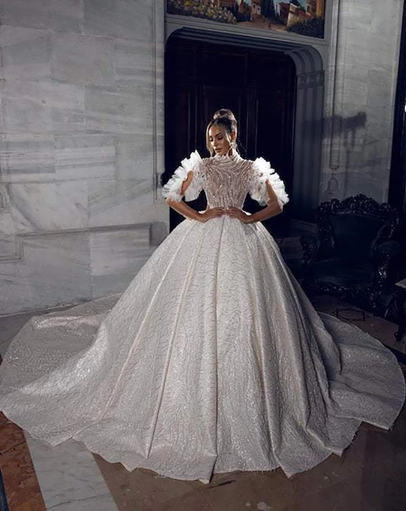 Luxury Dubai Arabic Ball Gown Wedding Dresses Tiered Long Sleeves Gorgeous Lace Appliques Sequins Vintage Bridal Gowns