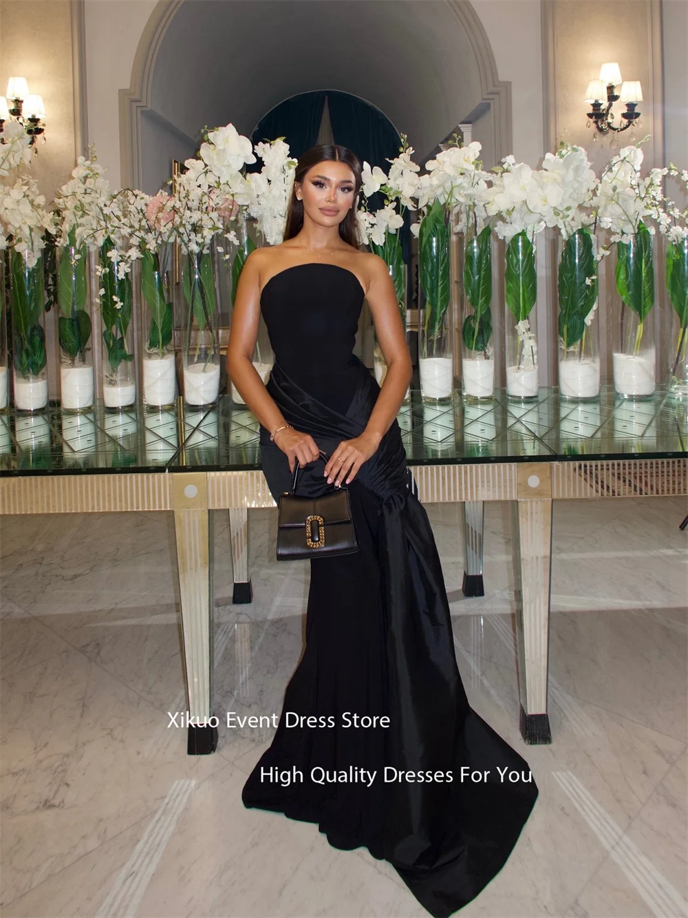 فساتين سهرة Xikuo مطوية بدون أكمام بطول الأرض بأربطة من الخلف لحفلات الزفاف من الساتان بدون حمالات فستان حفلة موسيقية مخصص