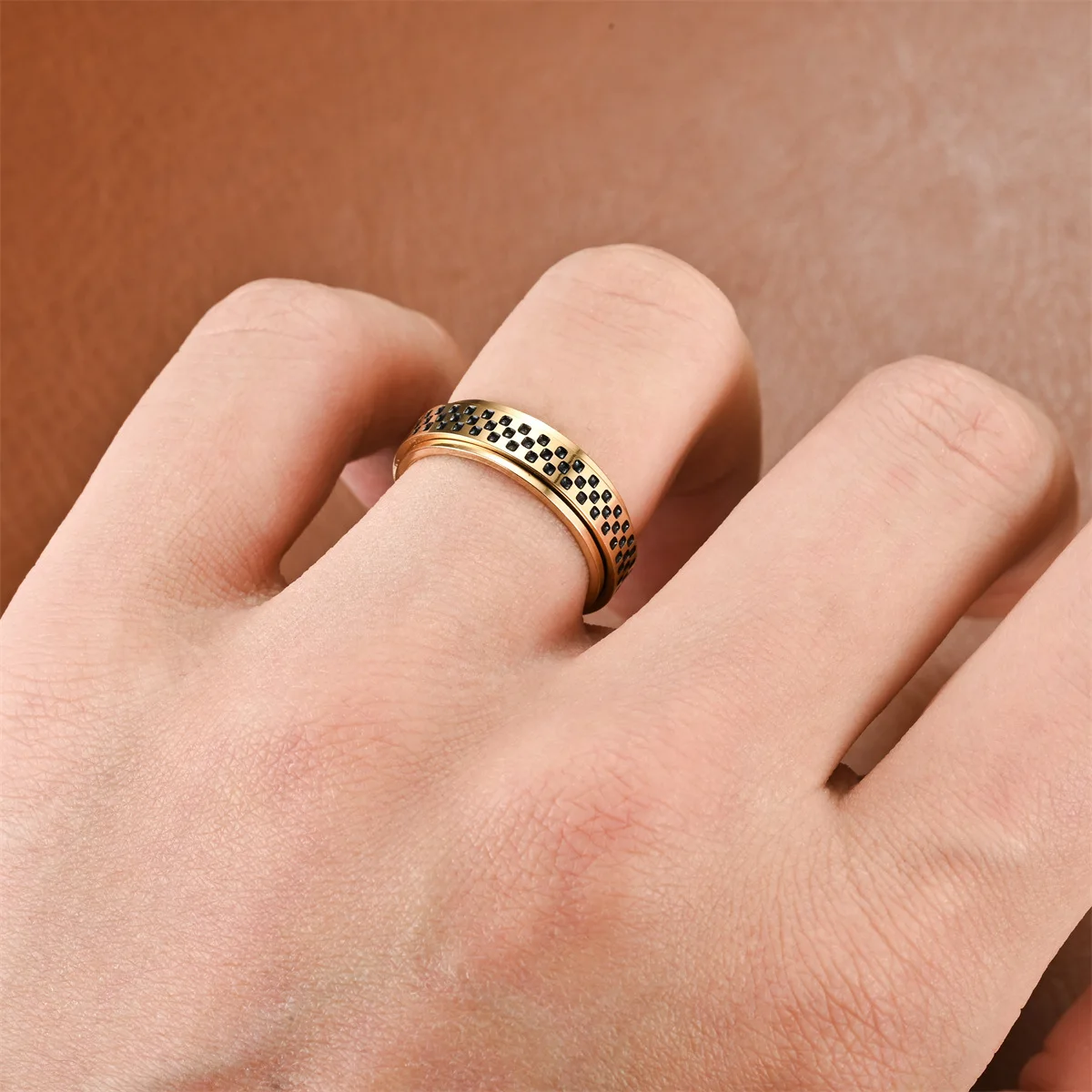 6MM Stainless Steel White/Black Checkered Pattern Spinner Ring for Men Women Size 6-11