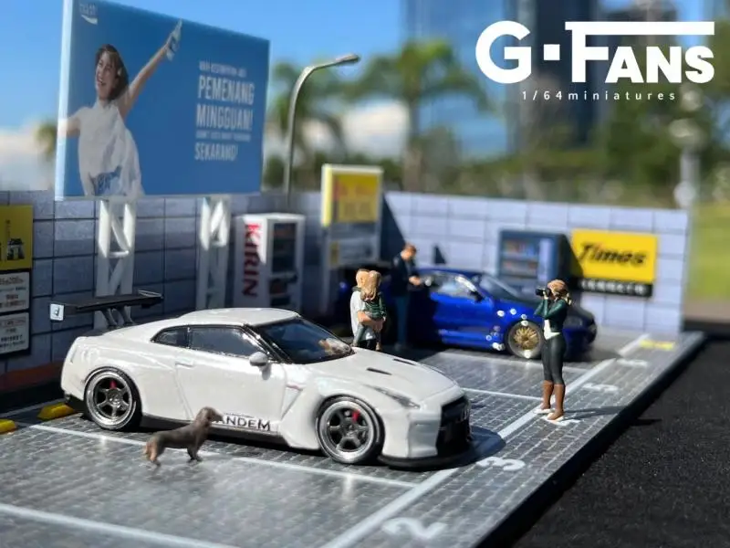 G Fans 1:64 Japanese-style parking lot, lights on, excluding people and cars