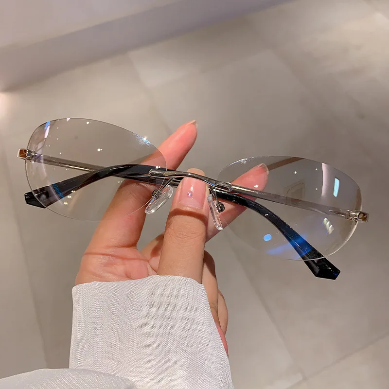 New Luxury Brand Designer Small Frame Cat Eye Sunglasses Women Vintage Fashion Sun Glasses Popular Punk Sexy Ladies Shades UV400