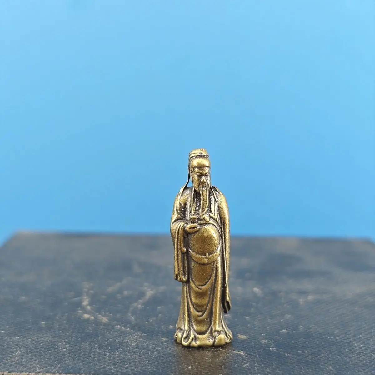 Brass miniature landscape scene props: God of Wealth Guan Yu in ancient Chinese Hanfu costume for scene decoration