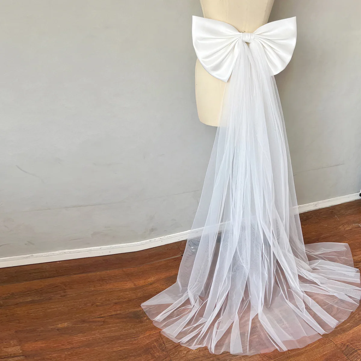 

Свадебный тюлевой хвост невесты, съемный атласный аксессуар с бантом, белый, черный, дорожная фотография, вечерние свадебные аксессуары