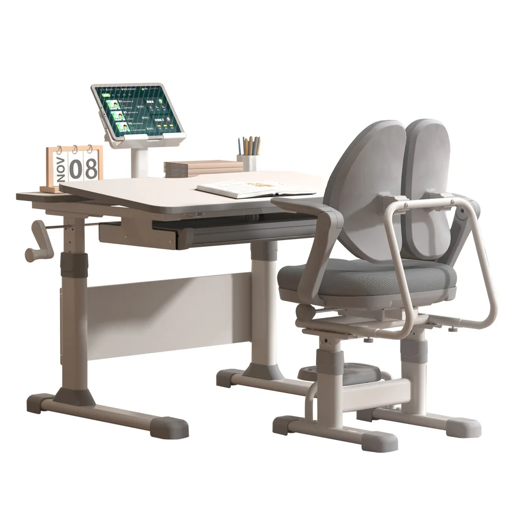 

Детский учебный стол и набор стульев, стул для начальной школы можно поднимать и исправлено, а также положение сидения.