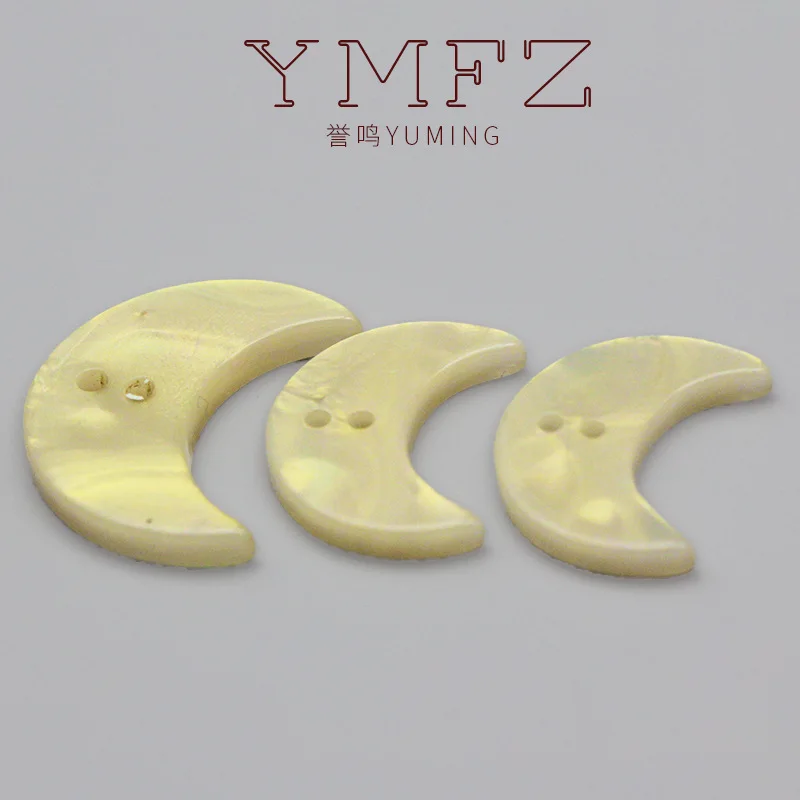 Resin Irregular Buttons, Imitation Pearl Buttons with Two-Eye Moon Decoration, Knitted Cardigan Buttons, Cute Small Buttons for