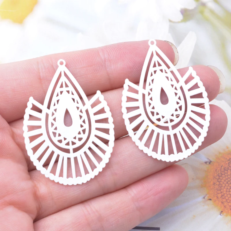 30 Stück AB7797 Bunte Pfauenfeder-Form Charms Filigran Messing Ohrstift Goldfarben Anhänger DIY Schmuckzubehör – Detail 9