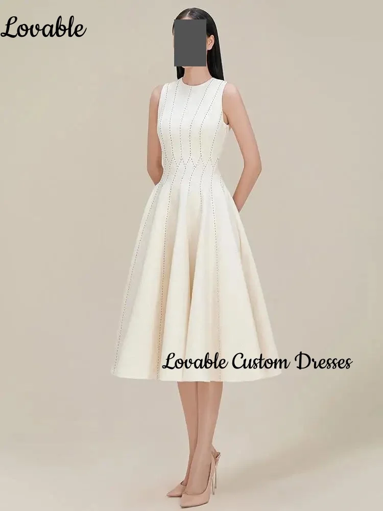 Fساتين للمناسبات الخاصة مخصصة على شكل حرف a خط عنق سكوب فساتين نسائية أنيقة وجميلة بطول الركبة كشكش مطرز كوكتيل