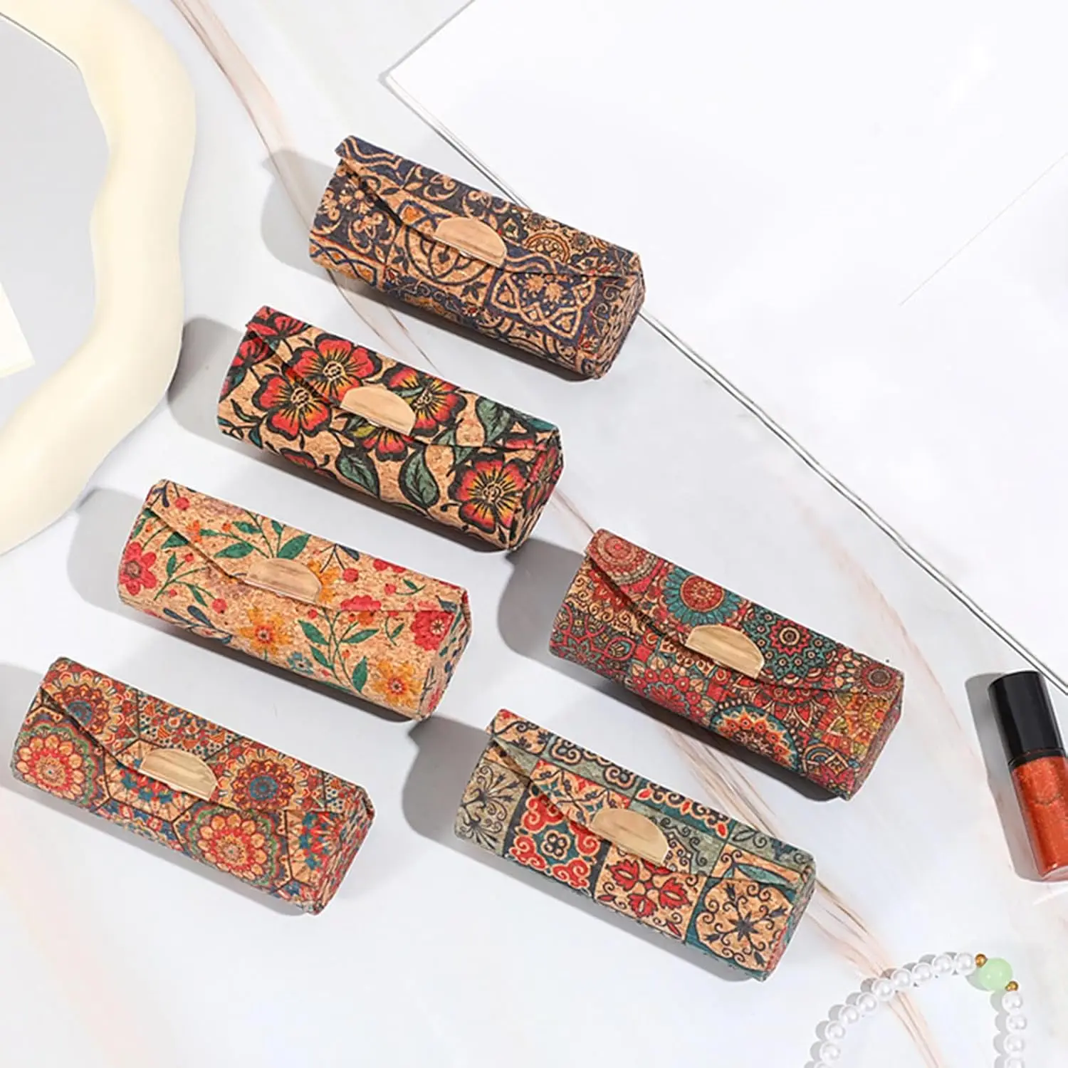 Bohemian Style Women's Lipstick Case With Mirror Temporary Makeup Leak Locks Travel Accessories for Travel Small Gifts Case