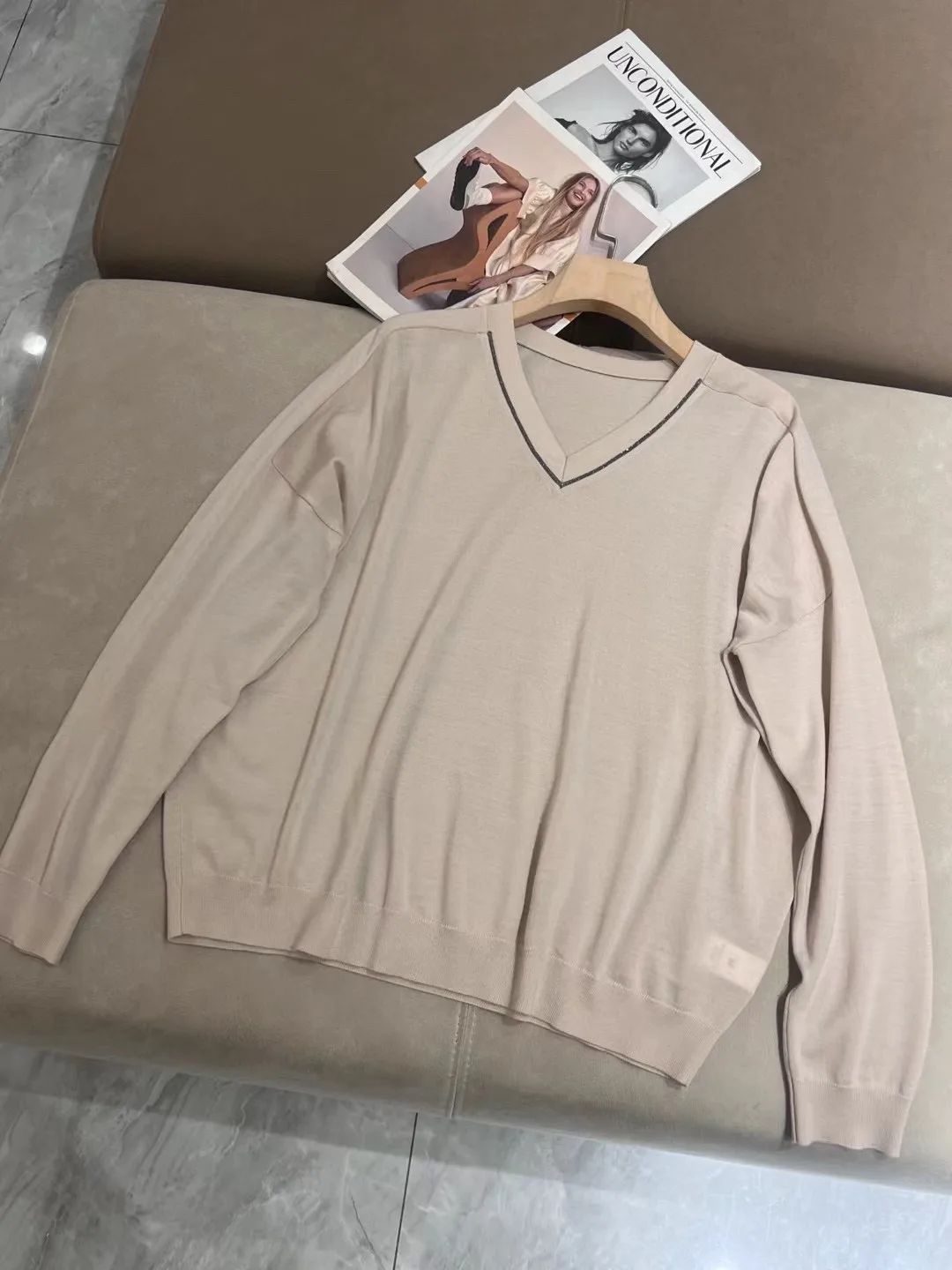 Autumn V-neck pure cashmere long sleeved sweater