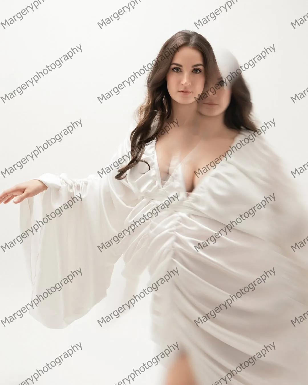Elegante branco cetim manga longa vestido de maternidade único mangas alargadas plissado vestidos para mulheres grávidas até o chão vestidos de baile