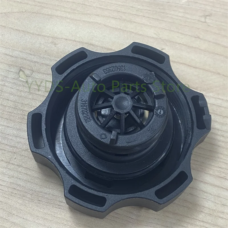 Tapa del tanque de recuperación del radiador del motor / refrigerante - OEM # 13502353 13598760 316702182   Para Chevrolet Cruze