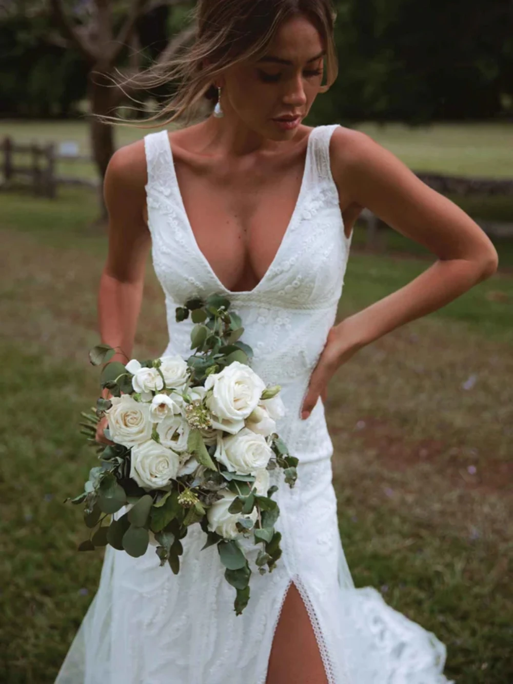 Robe de mariée dos nu à col en V profond pour la mariée, appliques en dentelle, élégante robe de mariée, longueur au sol, adaptée aux patients, plage