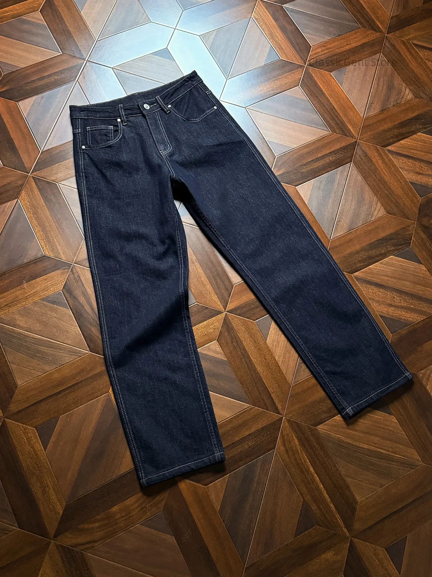 Light leavened primary color tannin 10.5 oz jeans, minimalist clean loose straight