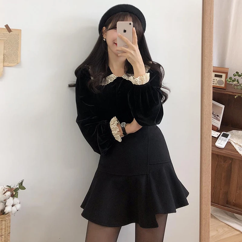 Vintage Black Velvet Shirts Women Kawaii Cute Lace Patchwork Blouses Office Ladies Elegant Korean Lantern Long Sleeve Tops New