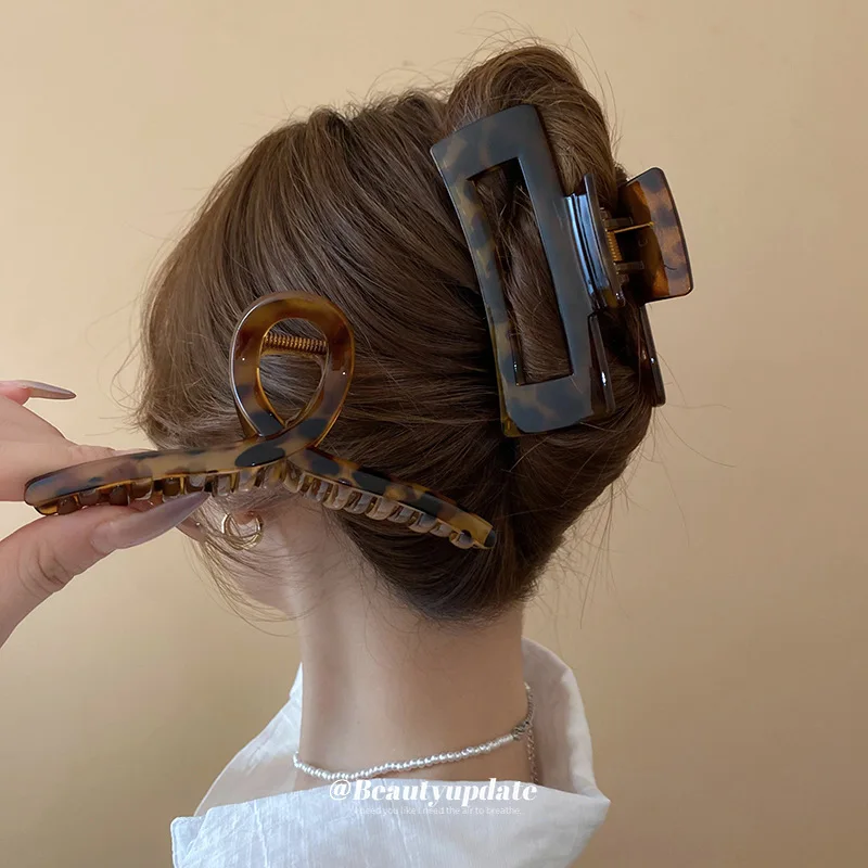 1/2/4 Pcs Leopard-print Large Arc Cross Square Acrylic Hair Grab Clips for Women Larege Vintage Geometric Shark Clip Accessories