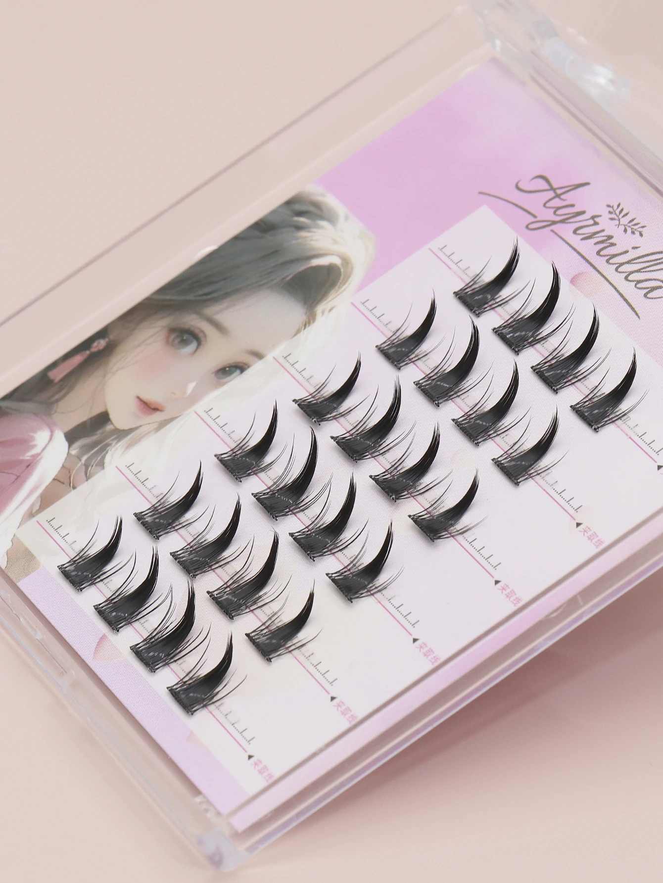 24 clusters of glue free false eyelashes, 5-12 millimeters, 6 rows of natural girl's love eye cat eye false eyelashes, no need for glue, convenient and reusable. Natural false eyelashes, suitable for weddings, parties, daily club activities, work meetings