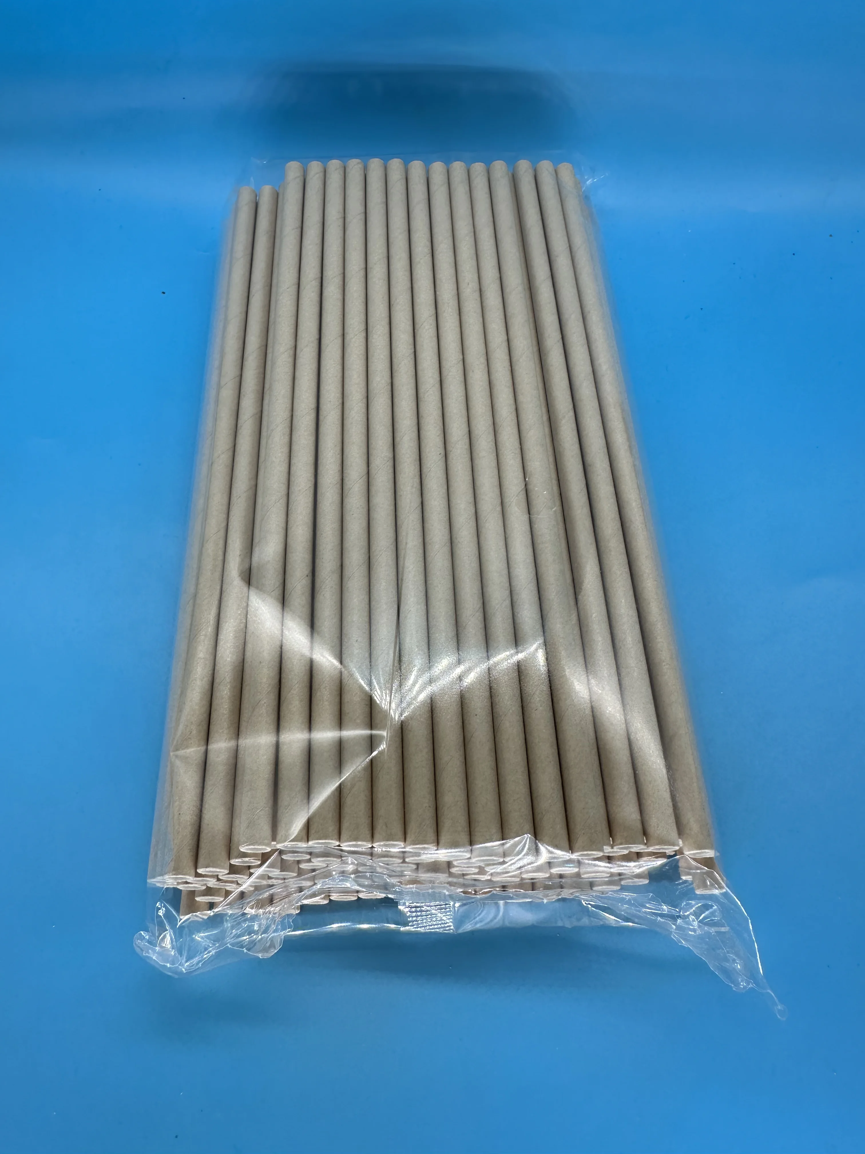 1,600 Kraft Paper Straws of 6 MM Calibre and 197 MM Length, Suitable Coffee and Juice, Enjoy the Silky Smoothness