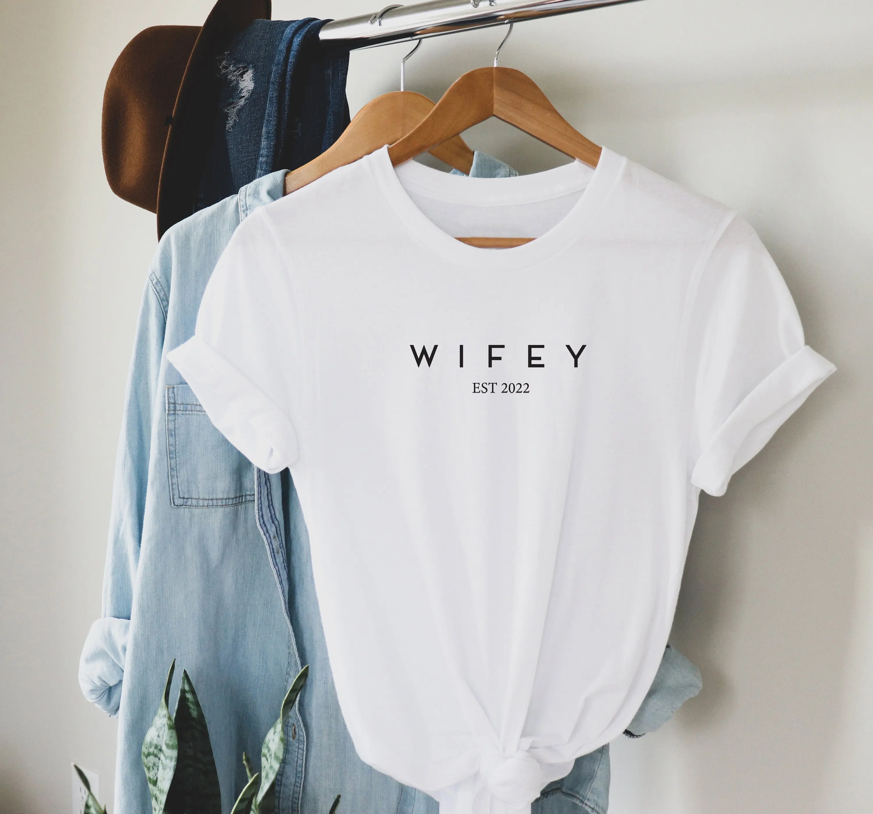 WIFEY est 2022 Funny Print T-Shirt Short Sleeve Casual Top For Spring & Summer, Women\'s Clothing casual basics O-collar