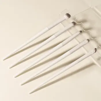 10件高級化妝刷套裝,包含粉底暈染刷、眼影刷、散粉刷、腮紅刷、遮瑕刷、高光刷等,是化妝和美容的理想選擇。 8 最佳銷售 可愛的化妝刷 - №6