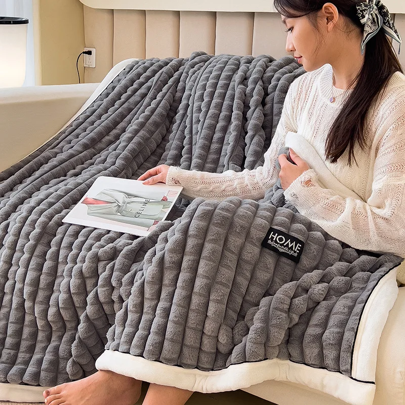 Thick Flannel Edge Wrapped Blanket Solid Color Double-Sided Velvet Leisure Blanket for Home Office All-Season Single Queen Quilt