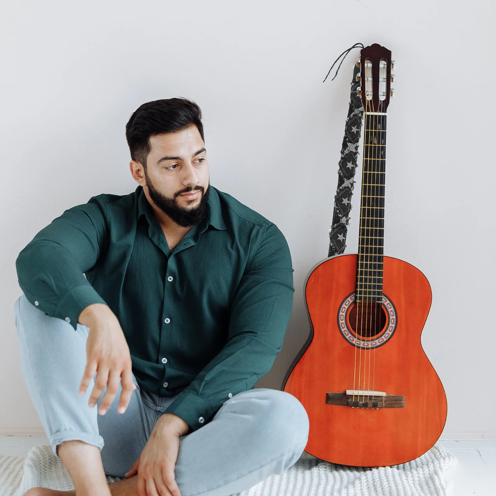 

Thick Black Padded Guitar Strap Adjustable Shoulder Belt Universal Fit for Electric Bass Classical Acoustic Instruments