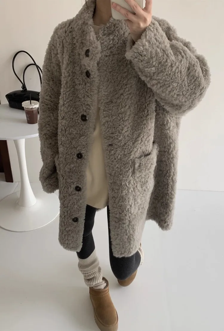 معطف فرو شتوي غير رسمي موديل 100% من Lambhair معطف فرو متكامل للنساء بياقة واقفة ونمط متوسط الطول #2