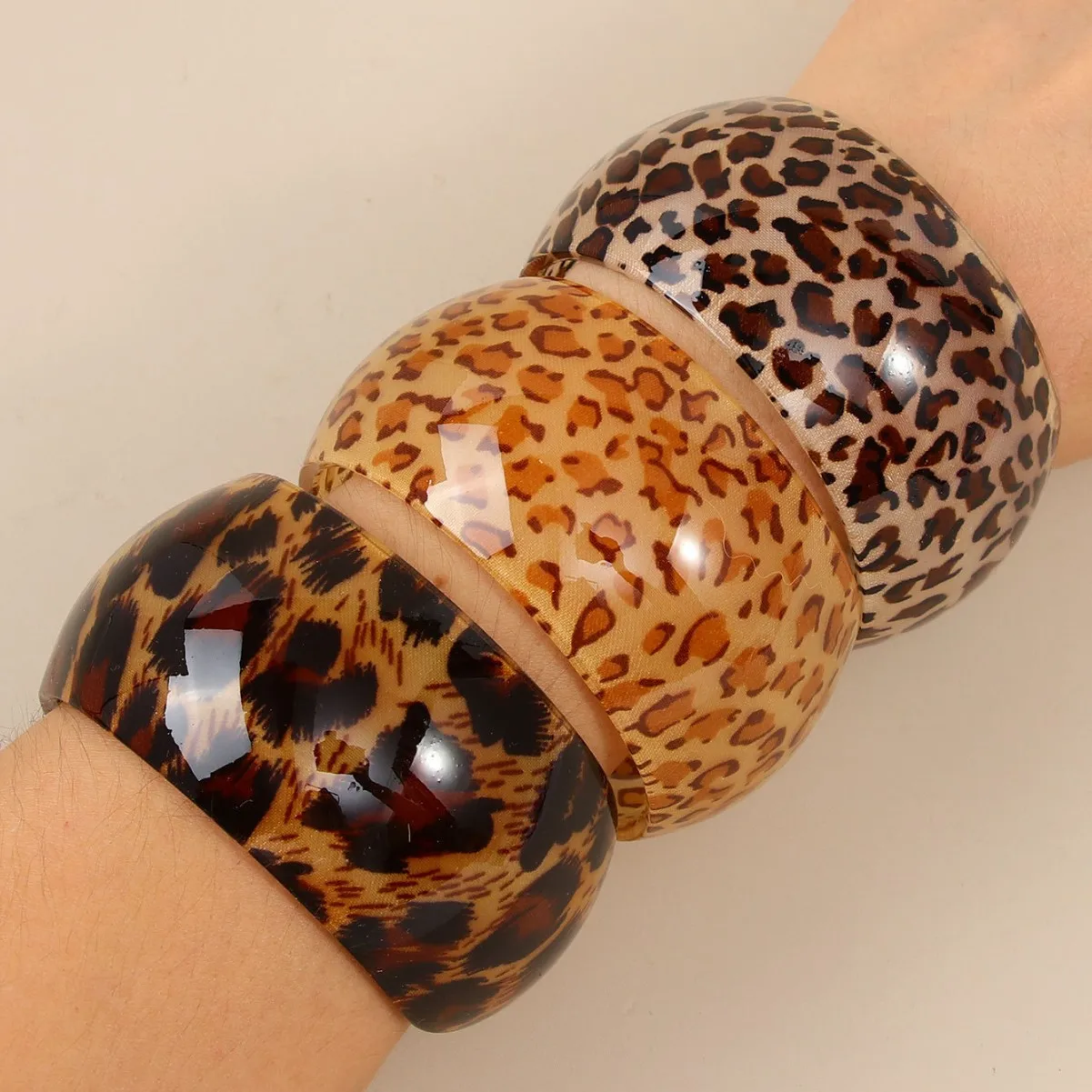 Vintage Punk Leopard Print Opening C-Shape Bracelet Exaggerated Y2K Bangles Exaggeration Jewelry for Fashionable Women New