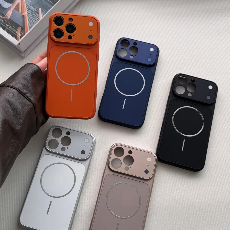 

Hardware lens silicone backplate transforms in seconds17MaxPhone case suitable for Apple12promaxFashionable and simple new phone