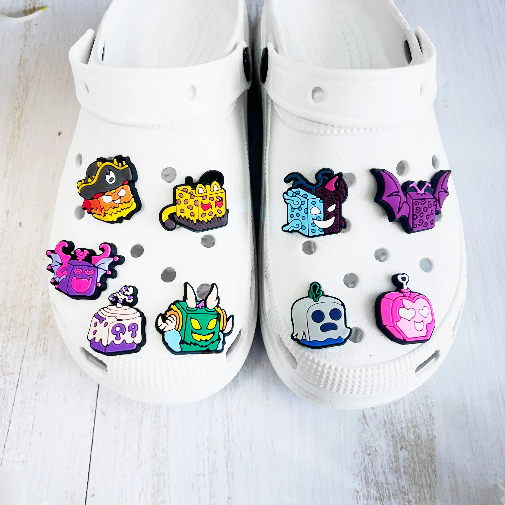 Dijes de zapatos de frutas Blox, accesorios bonitos de dibujos animados divertidos de PVC, hebilla de zueco de cocodrilo, regalos Unisex, 9 piezas por juego