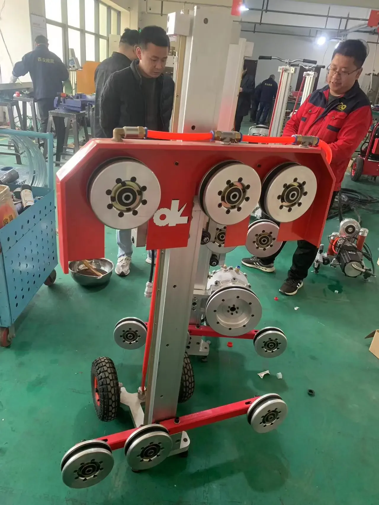 Hydraulic Diamond Wire Saw Machine for Concrete Cutting Built Construct Bridge Pipes Motor Engine Gearbox Concrete Curb