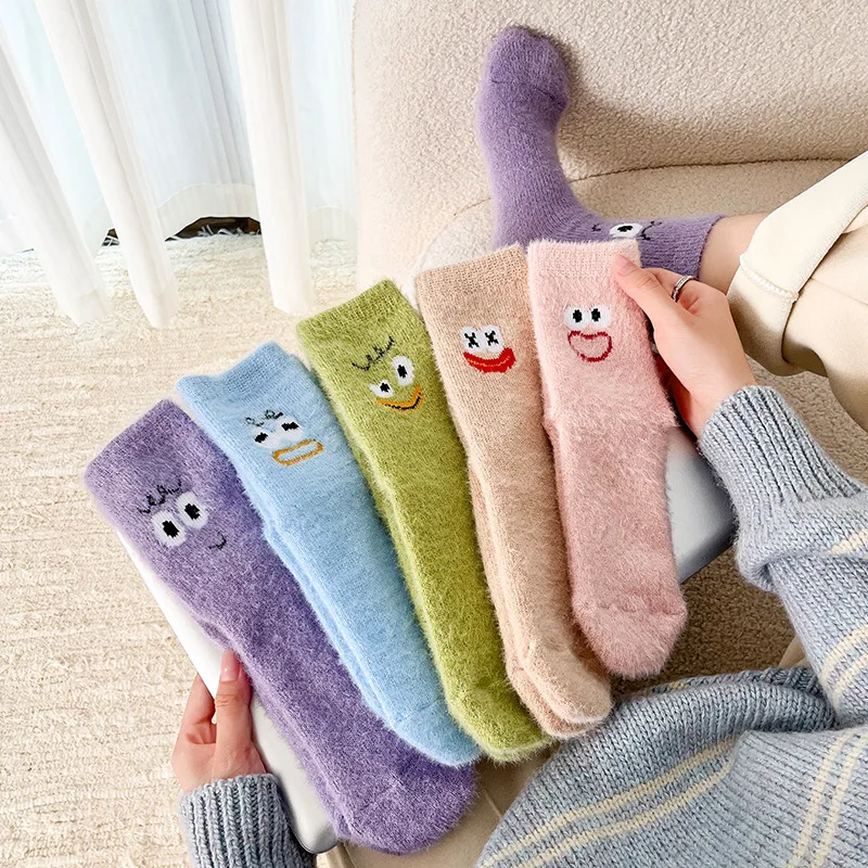 1/5 Women's Mid-Calf Socks Fall/Winter Thickened Wool Mink Fleece Cartoon Plush Bear Sleep Floor Socks Winter Warmth Socks