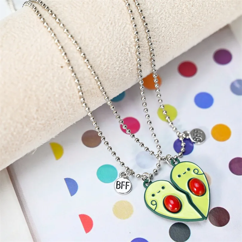 Cute Magnetic Avocado Necklace for Women Geometric Best Friends Heart Shaped Stitching Pendant BFF Jewelry Girlfriends Gifts