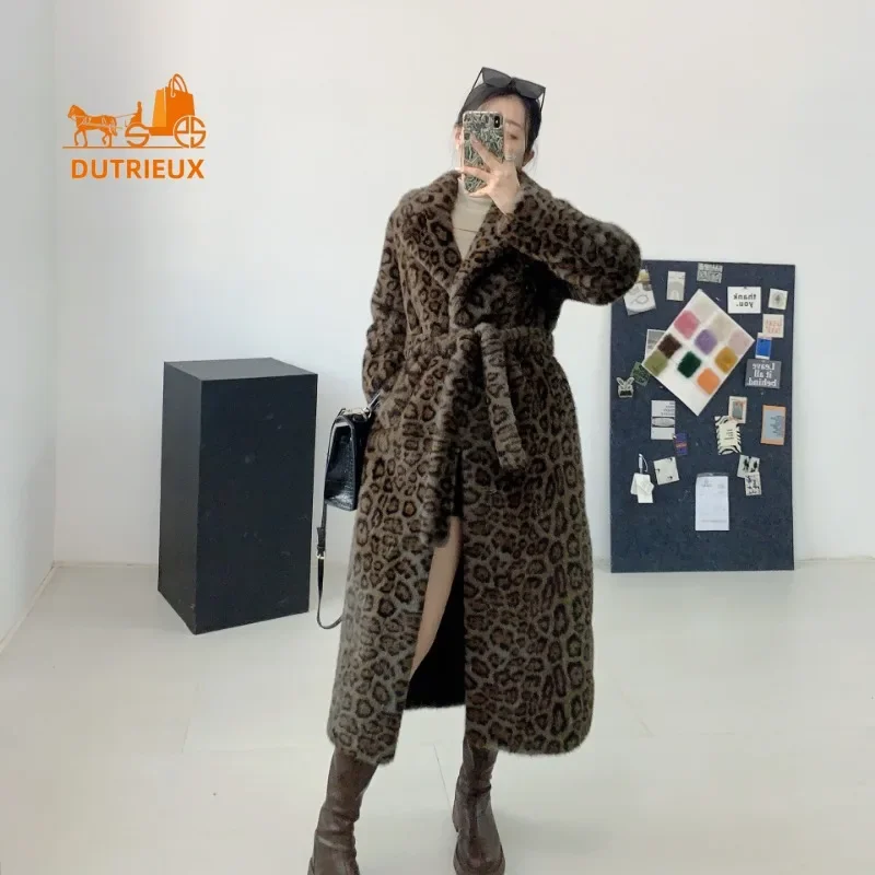 2024 Winter New Fur Coat for Women, Extended Genuine Leather Fur Leopard Print Loose Silhouette Jacket for Warm Street Shooting