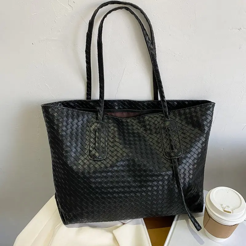 Designer Woven Large Capacity Shoulder Bag Woman Fashion High Quality Pu Leather Handbag Women Simple Solid Large Shopping Tote