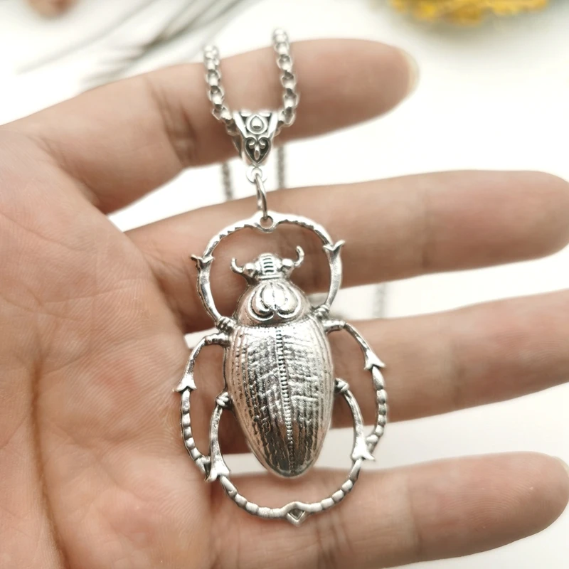 2022 New Delicacy Giant Silver Colour Scarab Beetle Necklace Insect Jewelry Fashion Exaggerate Nature Big Charm Women Men Gift