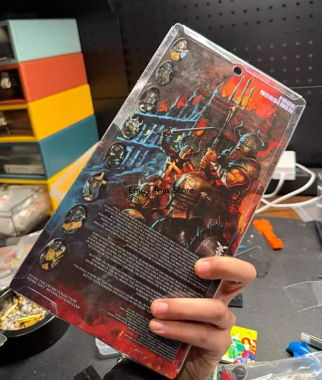 

В наличии: Мифическая Легионная армия Четырех всадников - Гоблин-черный воин