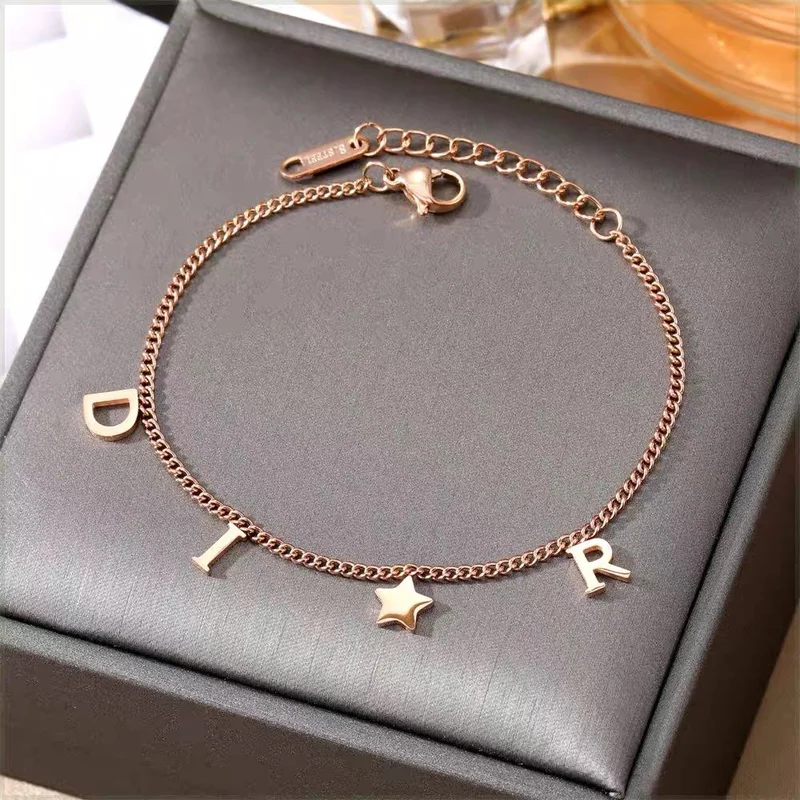 Nueva moda de Corea, pulsera con colgante de estrella y letras para mujer, pulsera Simple Vintage de acero inoxidable, accesorios de joyería de lujo, regalos